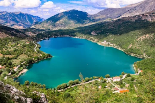 vincenzo de simone C79TgtJjkVo unsplash.jpg Lago di Scanno compressed